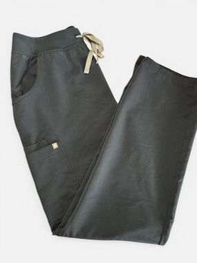 NWOT Women’s Figs Kade Cargo Scrub Pants in Color Dark Harbor, Large Tall